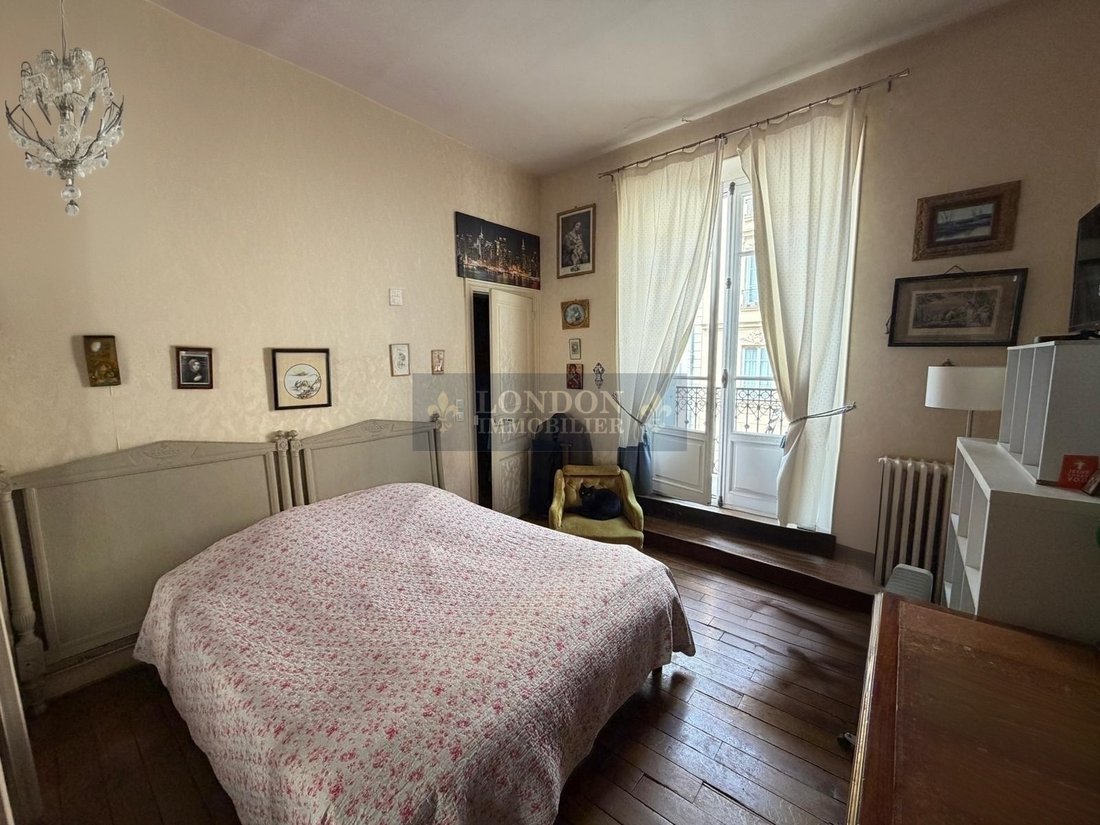 Apartment in Domaine National du Château, Versailles, France 4 - 18092445