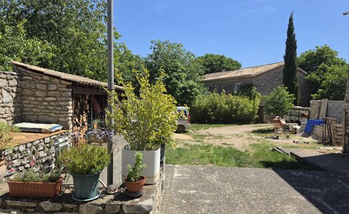 Domaine à Saint-Martin-de-Londres, Occitanie, France 1