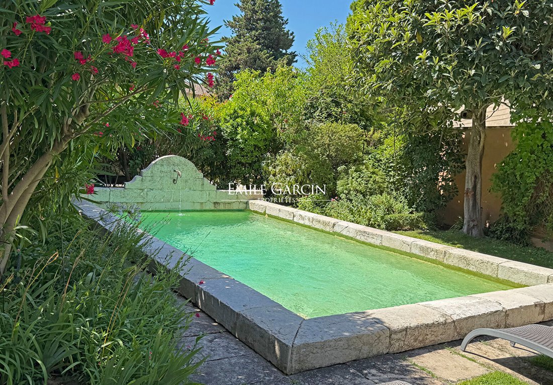 Villa in Saint-Saturnin-lès-Avignon, Provence-Alpes-Côte d'Azur, France 4 - 18227870
