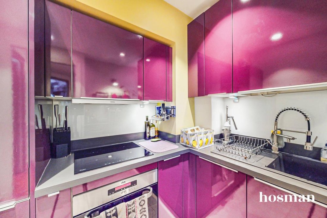 Apartment in Saint Vincent de Paul-Lariboisière, Paris 10e Arrondissement, Paris 3 - 18227361