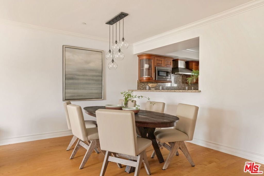 Condo in Los Angeles, California, United States 4 - 18229811