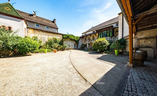 Estate in Savigny-les-Beaune, Bourgogne – Franche-Comté, France 1