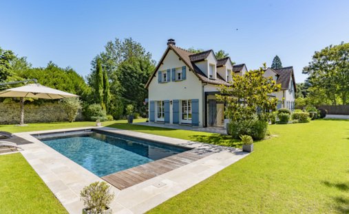 House in Saint-Remy-l'Honore, Ile-de-France, France 1
