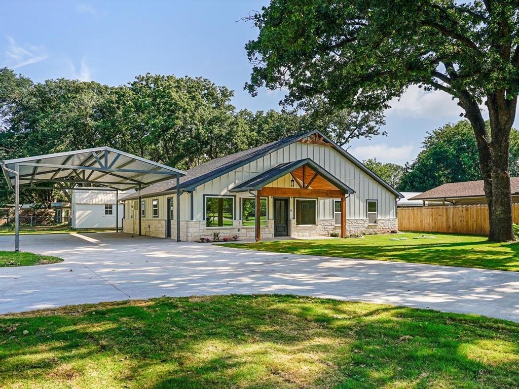 House in Granbury, Texas, United States 1 - 18232156