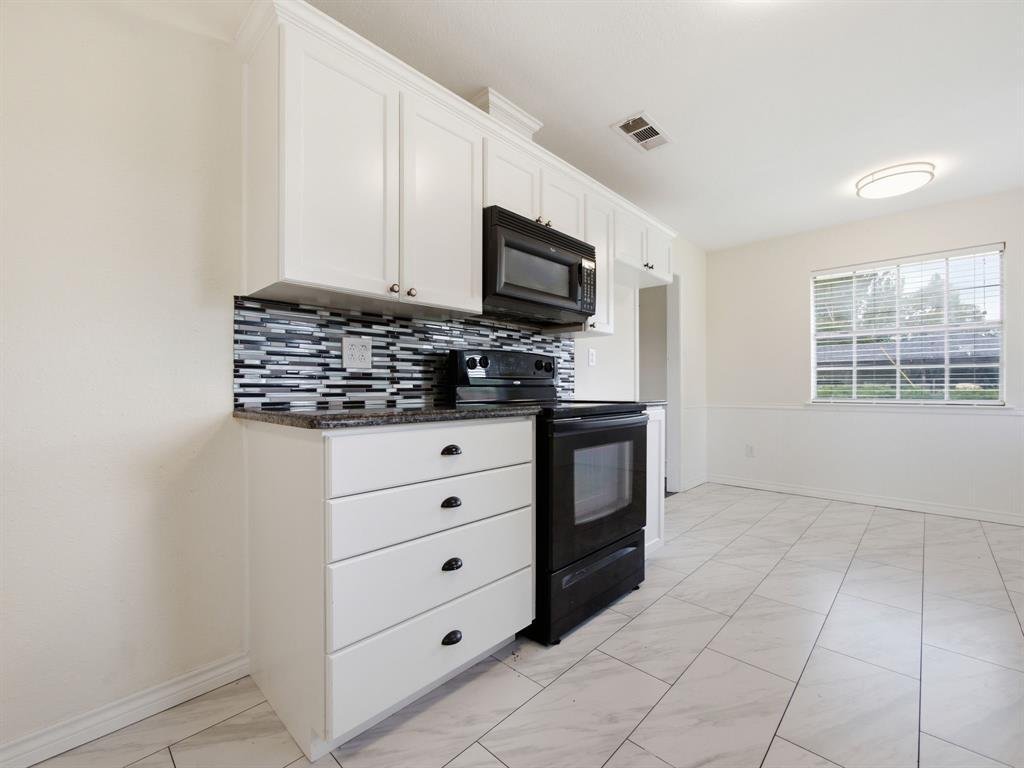 House in Seagoville, Texas, United States 5 - 18087078