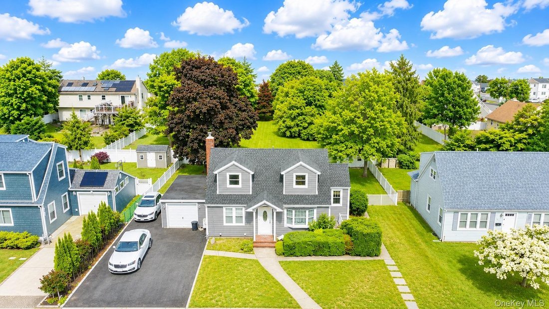 House in Hicksville, New York, United States 5 - 18229593