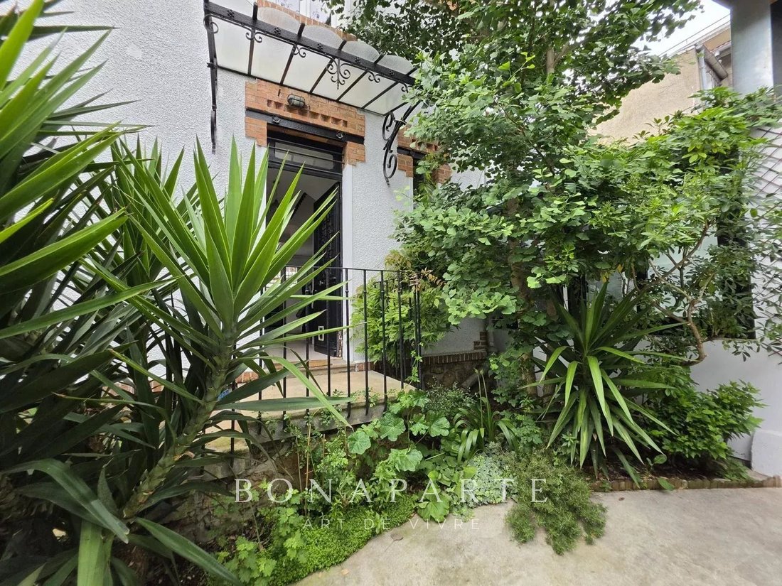 House in Arrondissement of Bobigny, Ile-de-France, France 1 - 17381733