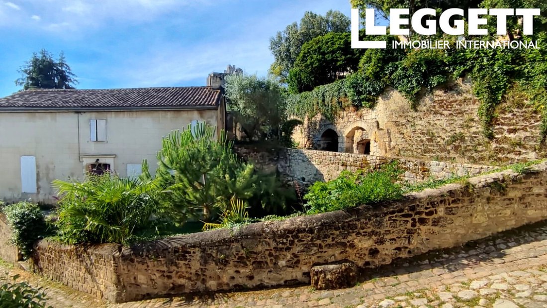 House in Saint-Sulpice-de-Faleyrens, Nouvelle-Aquitaine, France 1 - 17287512