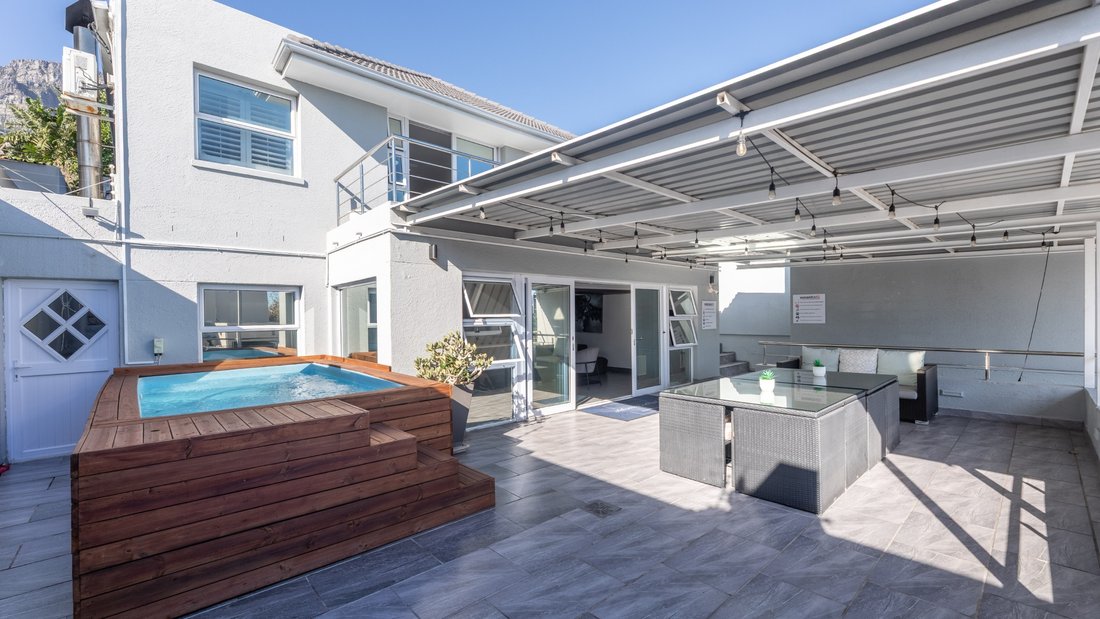 Apartment in Cape Town, Western Cape, South Africa 1 - 18227238