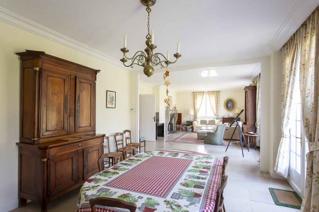 House in Les Bréviaires, Ile-de-France, France 4 - 17697705