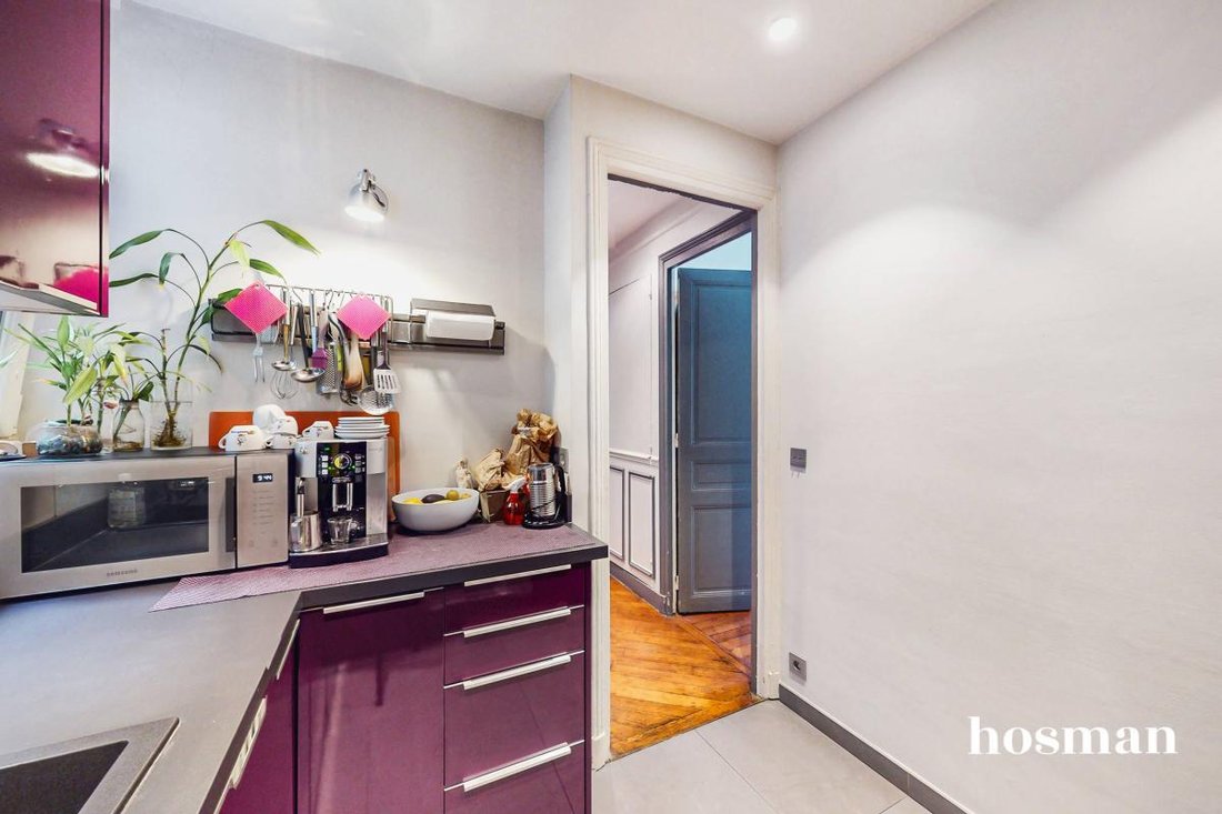 Apartment in Saint Vincent de Paul-Lariboisière, Paris 10e Arrondissement, Paris 4 - 18227361