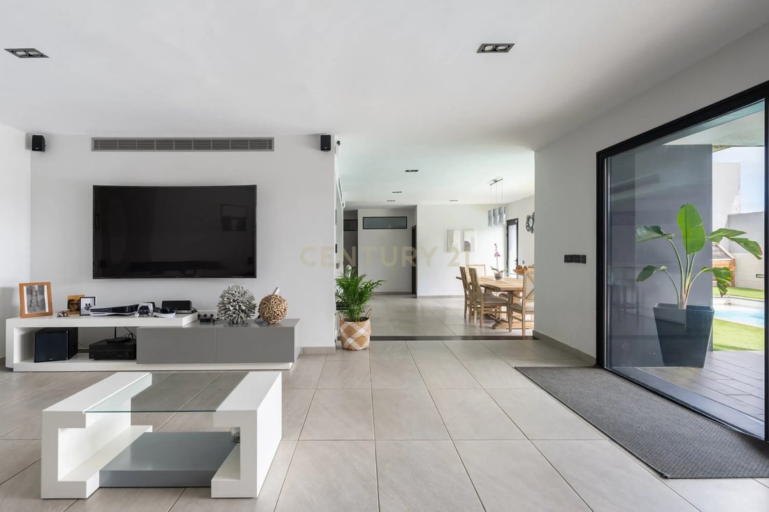 Villa in Telde, Canary Islands, Spain 2 - 18227204