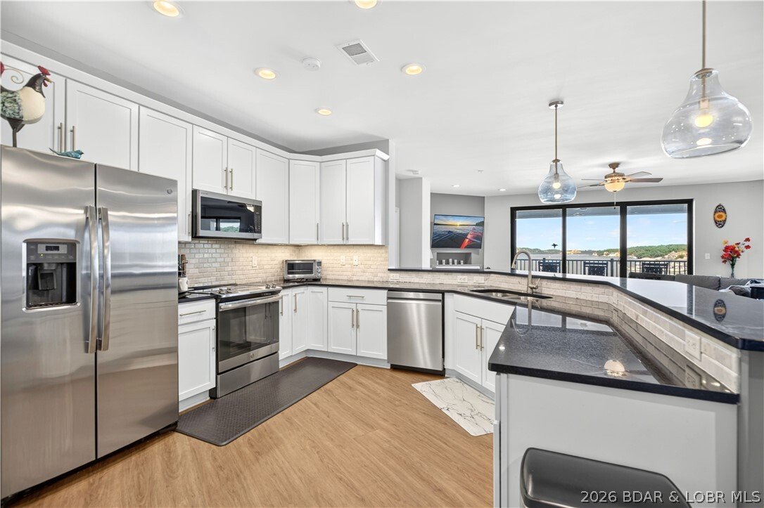 Condo in Sunrise Beach, Missouri, United States 4 - 18230284