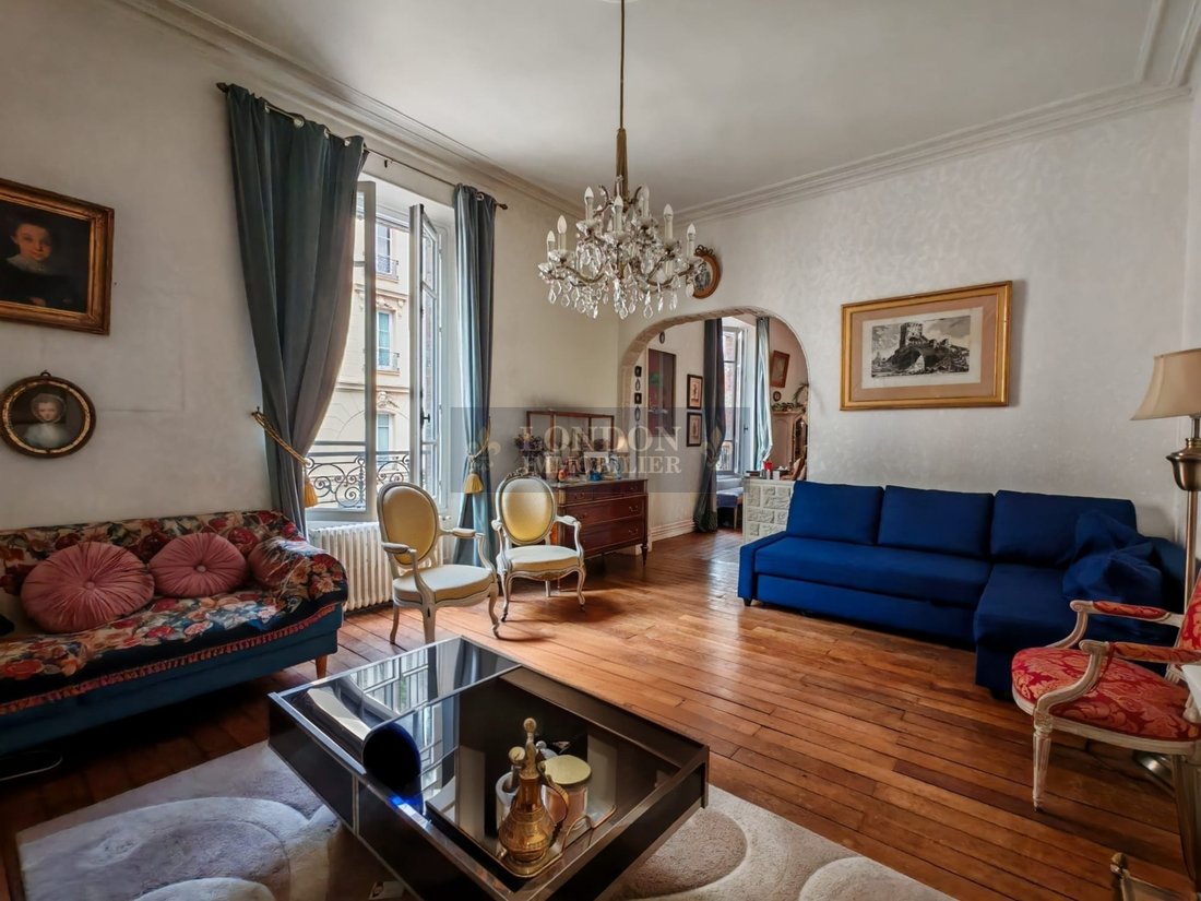 Apartment in Domaine National du Château, Versailles, France 2 - 18092445