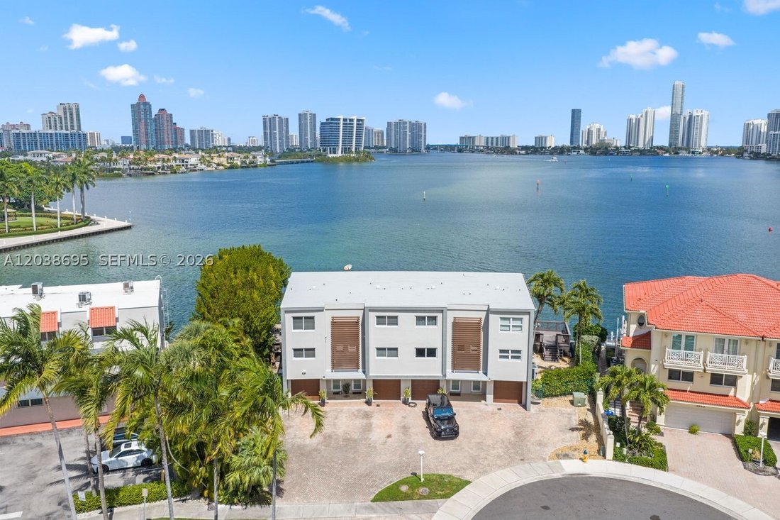 Townhouse in Golden Beach, Florida, United States 2 - 18226390