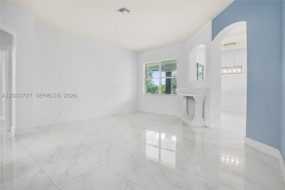 House in Weston, Florida, United States 3 - 18108931