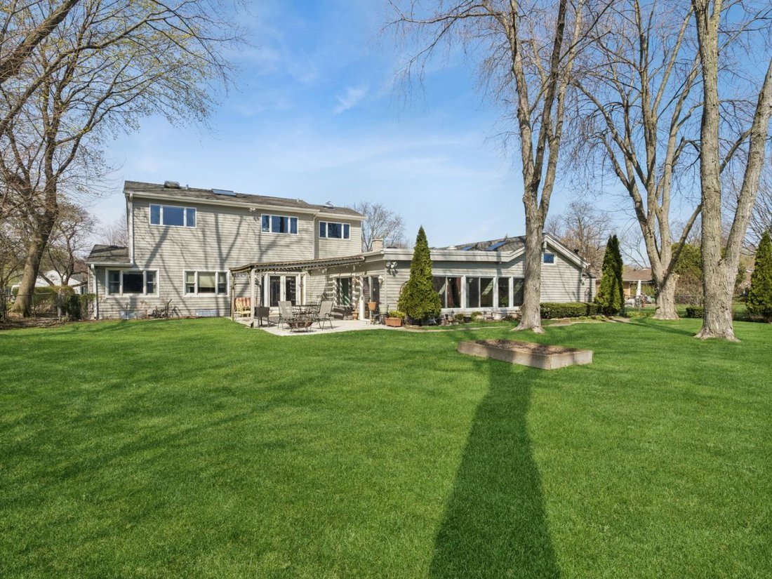 House in Arlington Heights, Illinois, United States 2 - 18228991