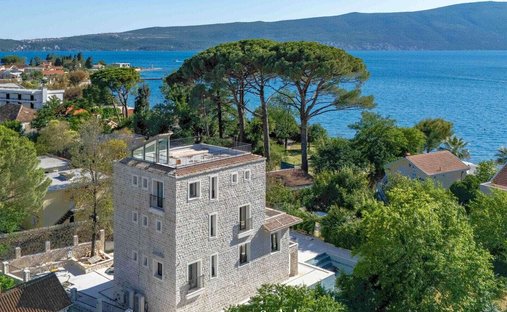 Villa in Donja Lastva, Tivat Municipality, Montenegro 1