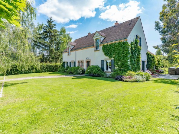 House in Montfort-l'Amaury, Ile-de-France, France 5 - 16948482