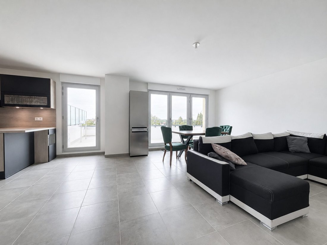 Apartment in Chennevieres-sur-Marne, Ile-de-France, France 3 - 17052906