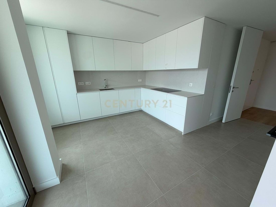Apartment in Povoa de Santa Iria e Forte da Casa, Lisbon, Portugal 5 - 17546705