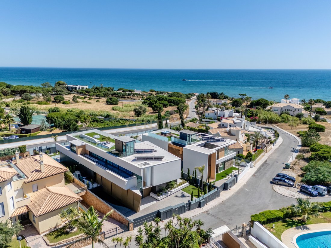Villa in Olhos de Agua, Algarve, Portugal 1 - 18230540
