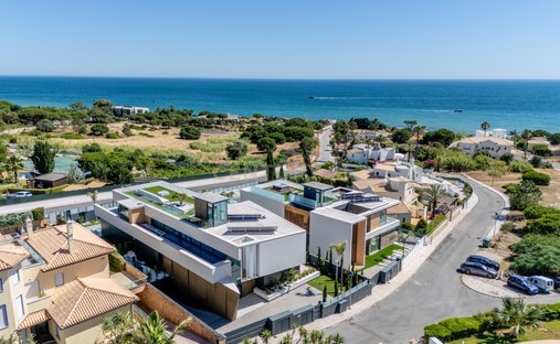 Villa in Olhos de Agua, Algarve, Portugal 1