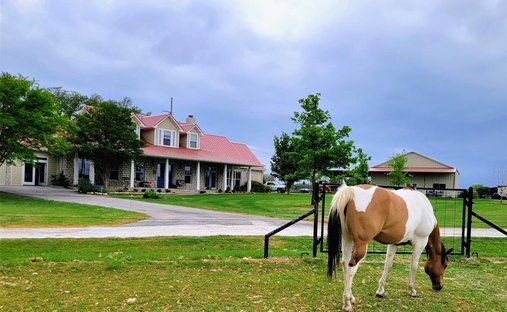 House in Granbury, Texas, United States 1