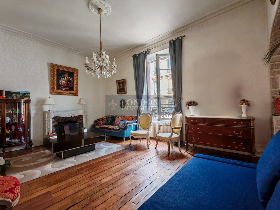 Apartment in Domaine National du Château, Versailles, France 1 - 18092445