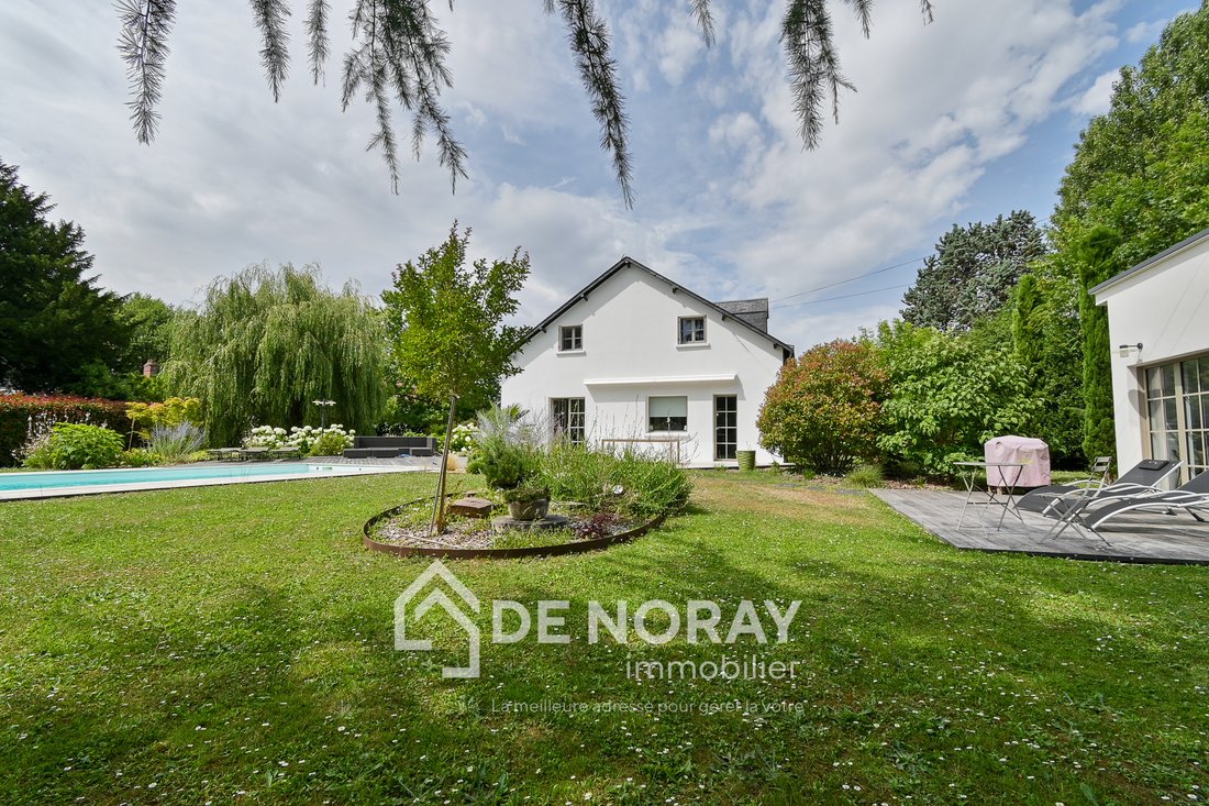 Estate in La Membrolle-sur-Choisille, Centre-Val de Loire, France 2 - 17540671