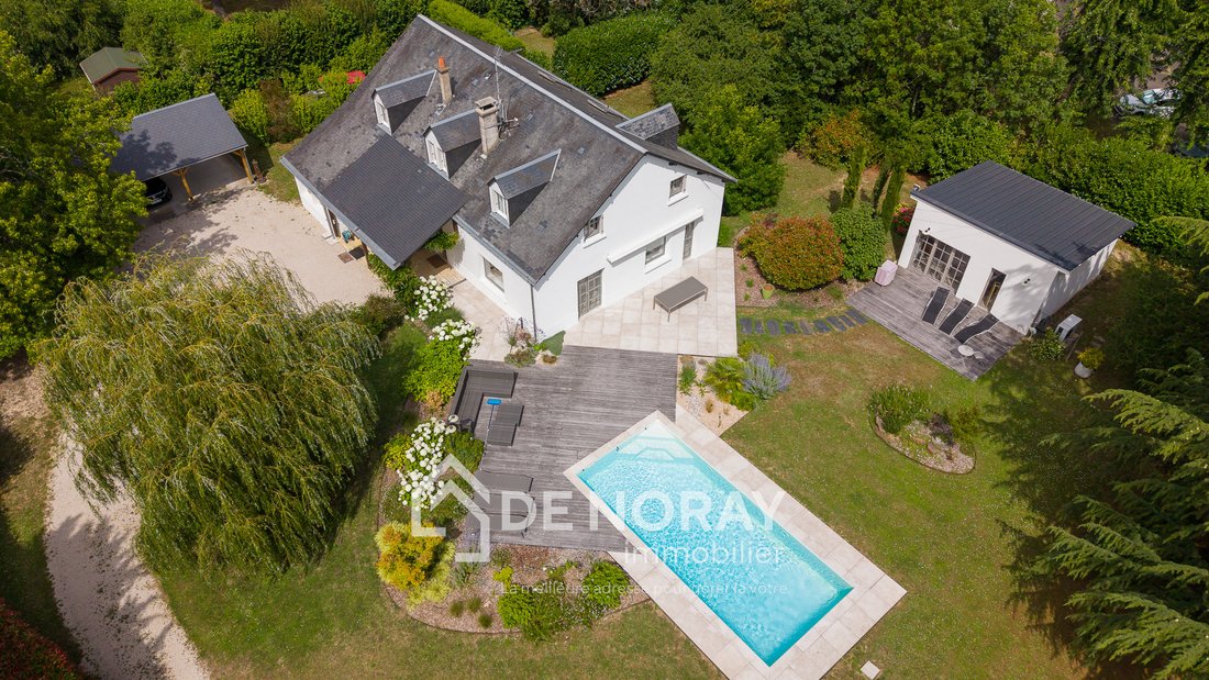 Estate in La Membrolle-sur-Choisille, Centre-Val de Loire, France 1 - 17540671