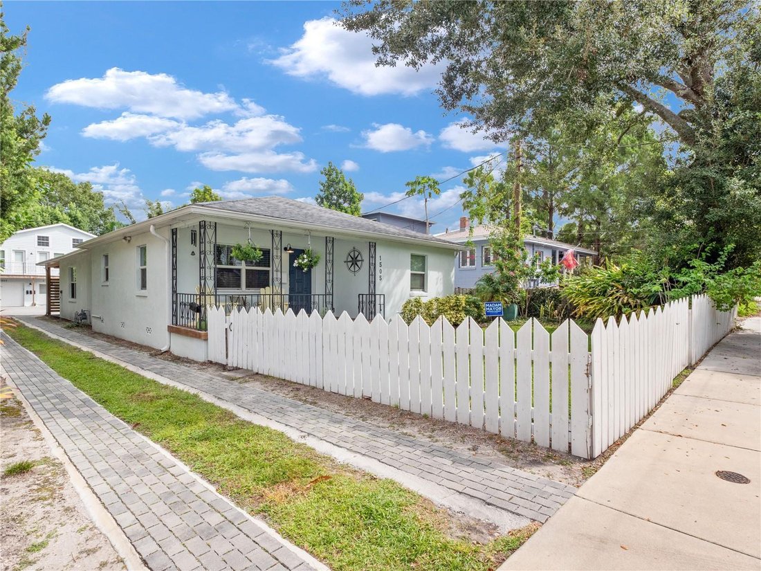 Orlando, Florida, United States 2 - 18233811