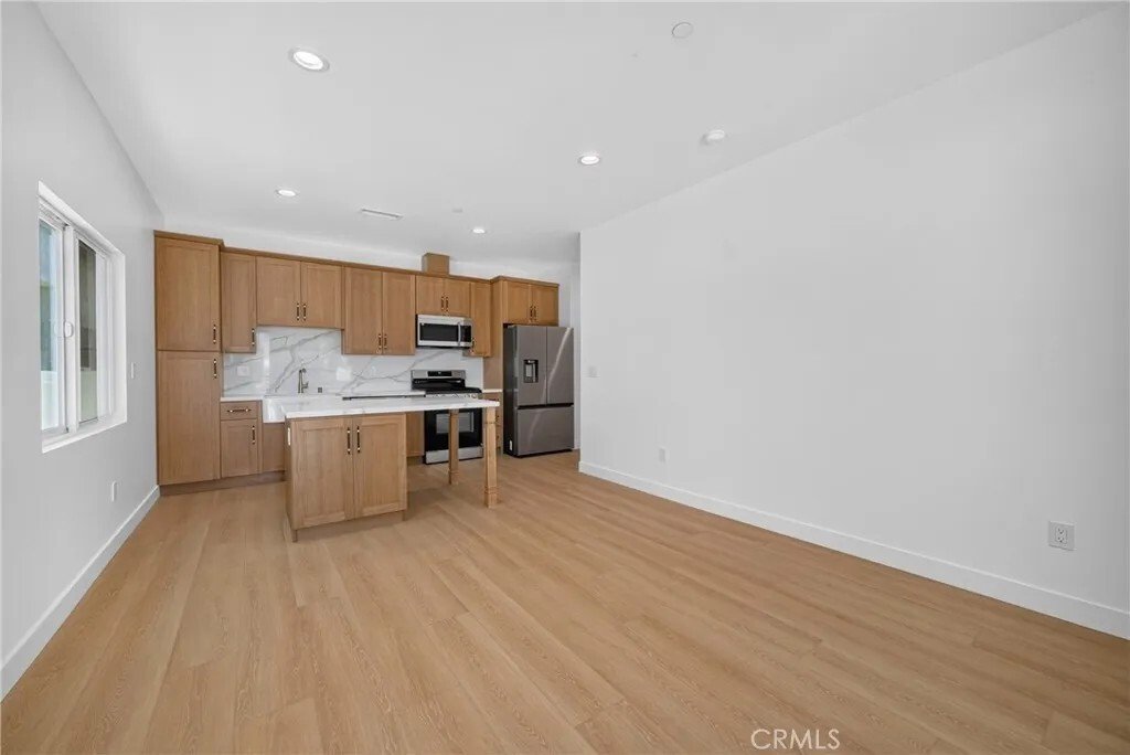 Condo in Los Angeles, California, United States 3 - 18233839