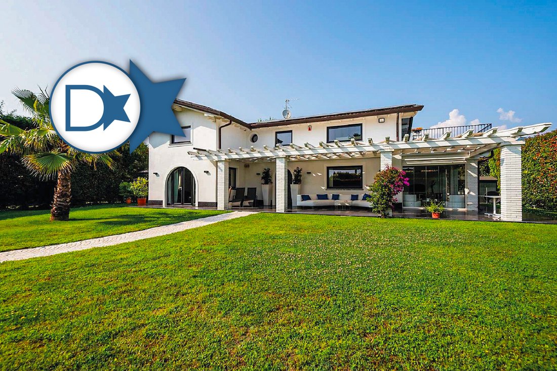Villa in Pietrasanta, Tuscany, Italy 1 - 18235196