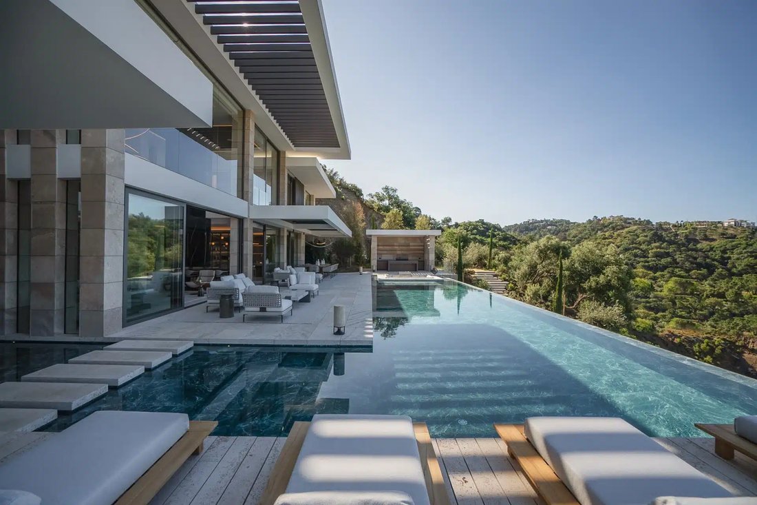 Villa in La Zagaleta, Benahavis, Andalusia 3 - 18235195