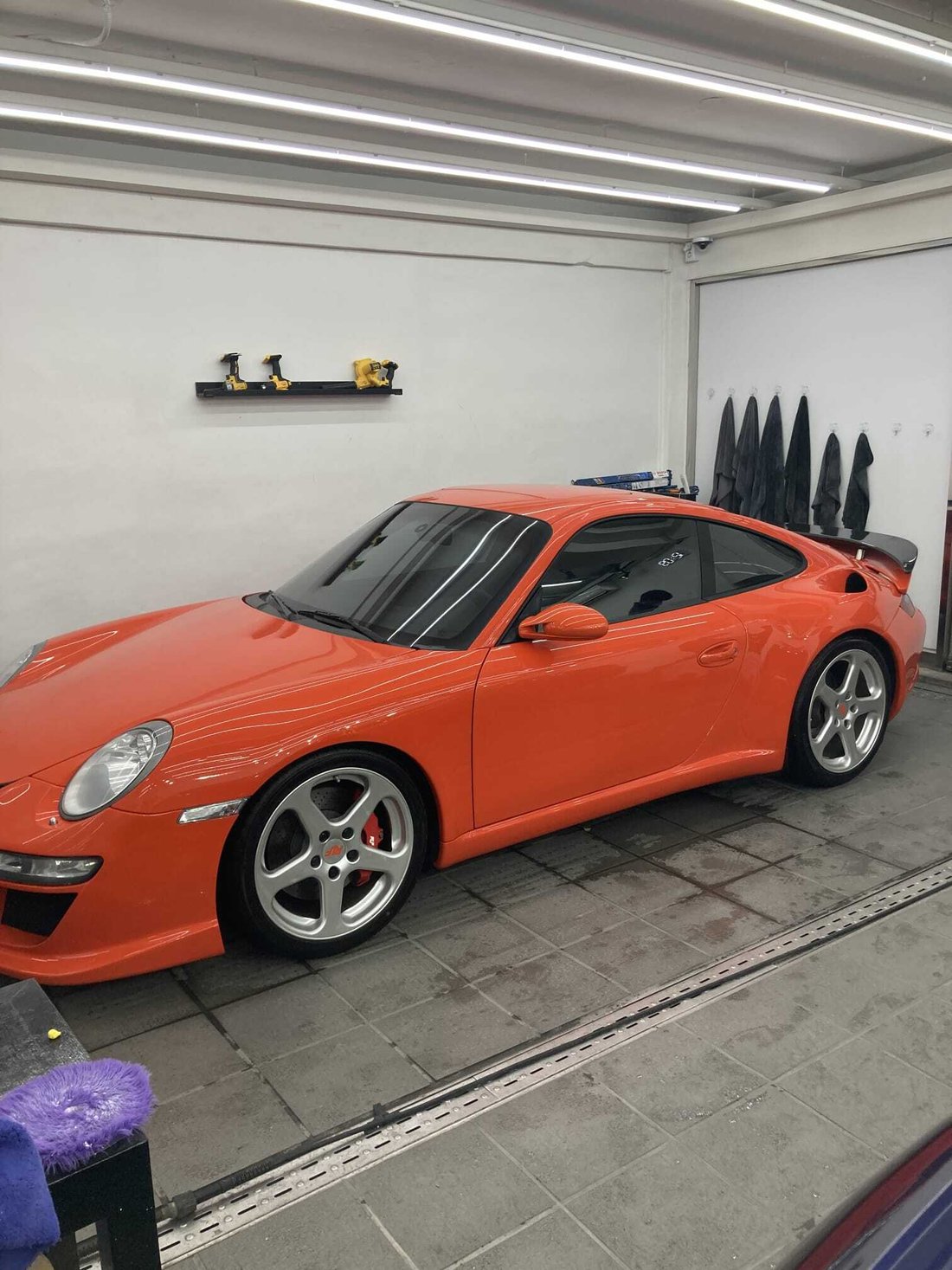 Coupe in Jung District, South Korea 4 - 18235360