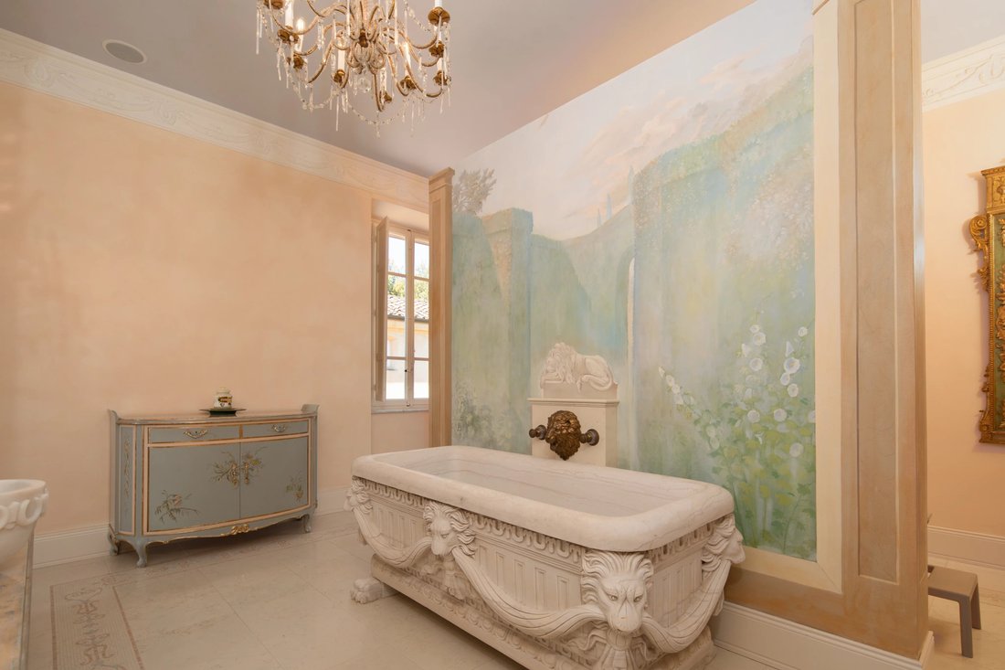 Villa in Historic Center, Lucca, Tuscany 5 - 18235610