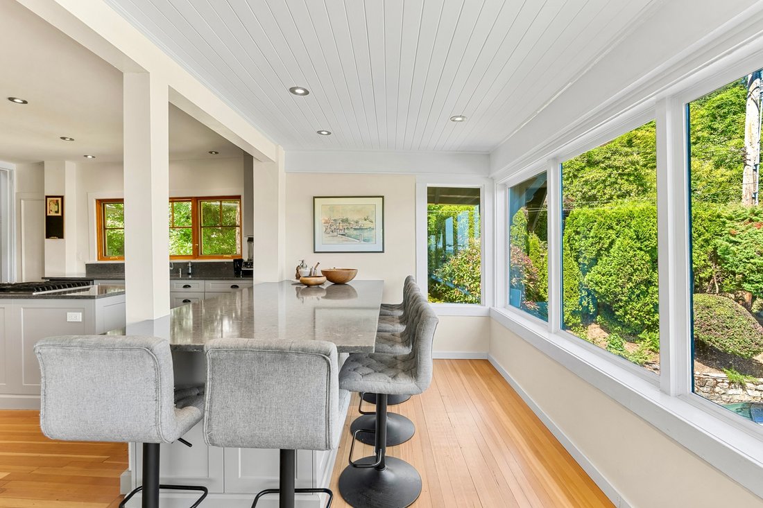 House in West Vancouver, British Columbia, Canada 5 - 18236543