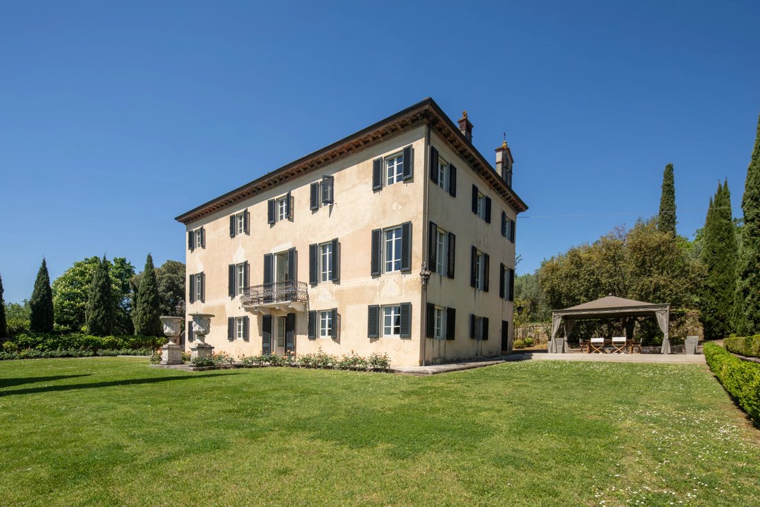 Villa in Historic Center, Lucca, Tuscany 1 - 18235610