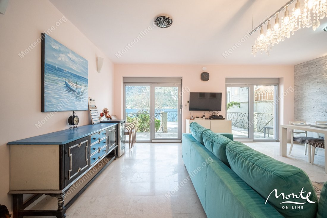 Villa in Donji Stoliv, Kotor Municipality, Montenegro 2 - 17346769