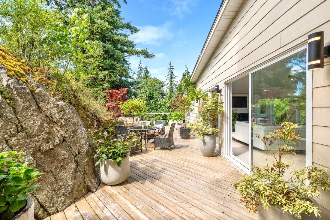 House in West Vancouver, British Columbia, Canada 5 - 18236716