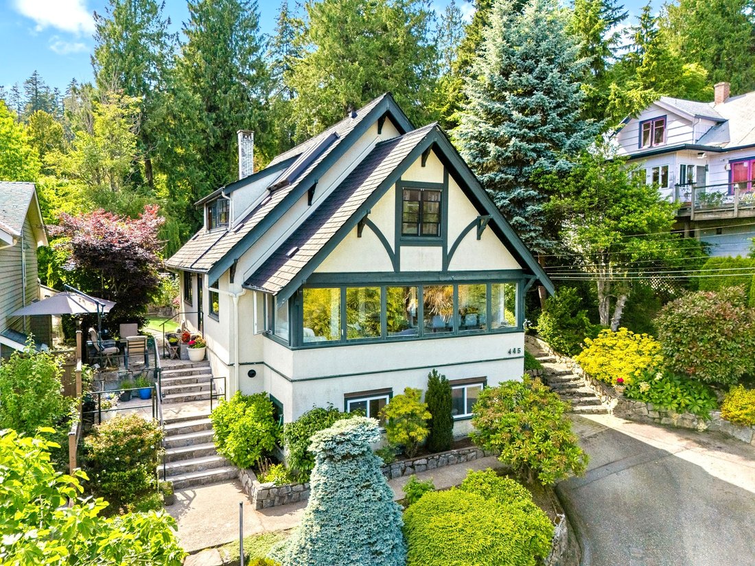 House in West Vancouver, British Columbia, Canada 1 - 18236543