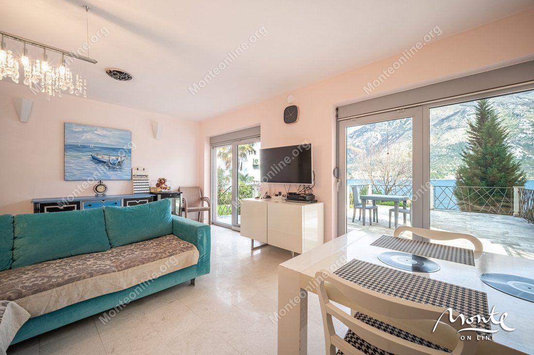 Villa in Donji Stoliv, Kotor Municipality, Montenegro 5 - 17346769