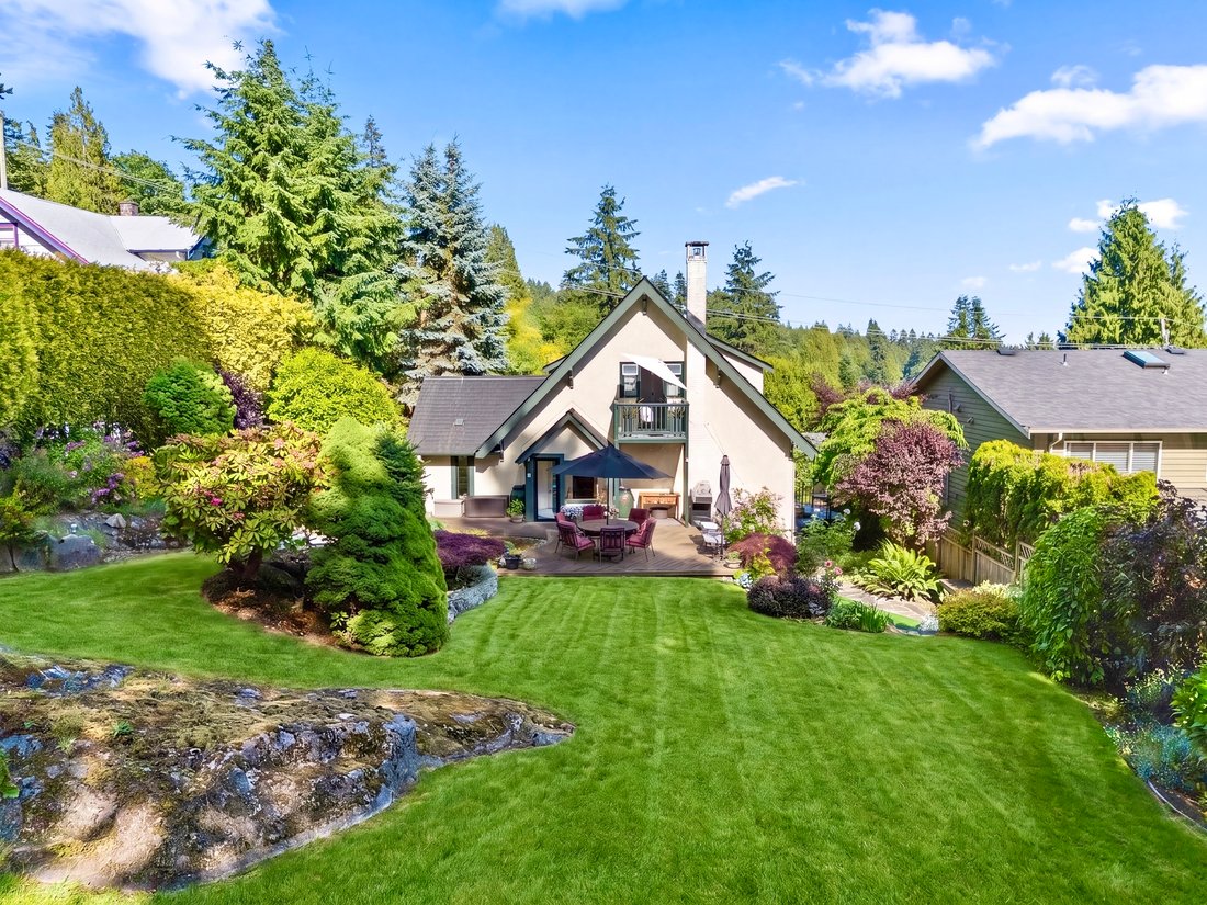 House in West Vancouver, British Columbia, Canada 3 - 18236543