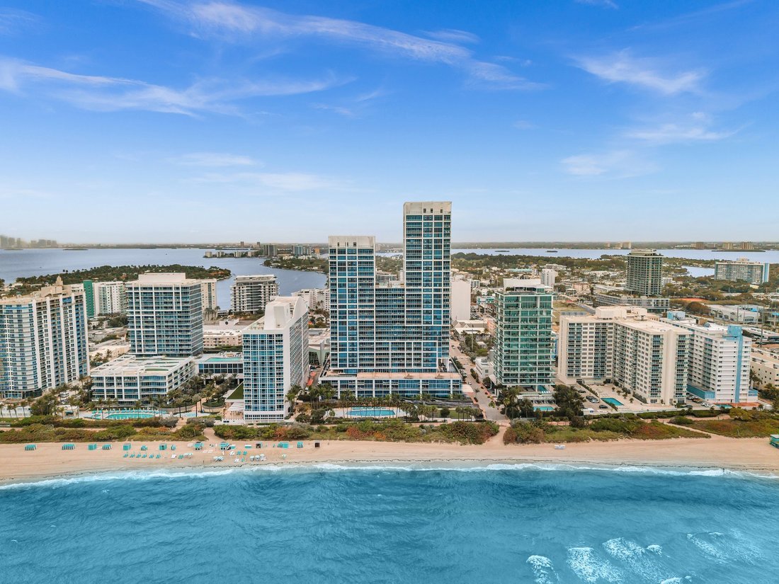 Condo in Miami Beach, Florida, United States 1 - 18238345