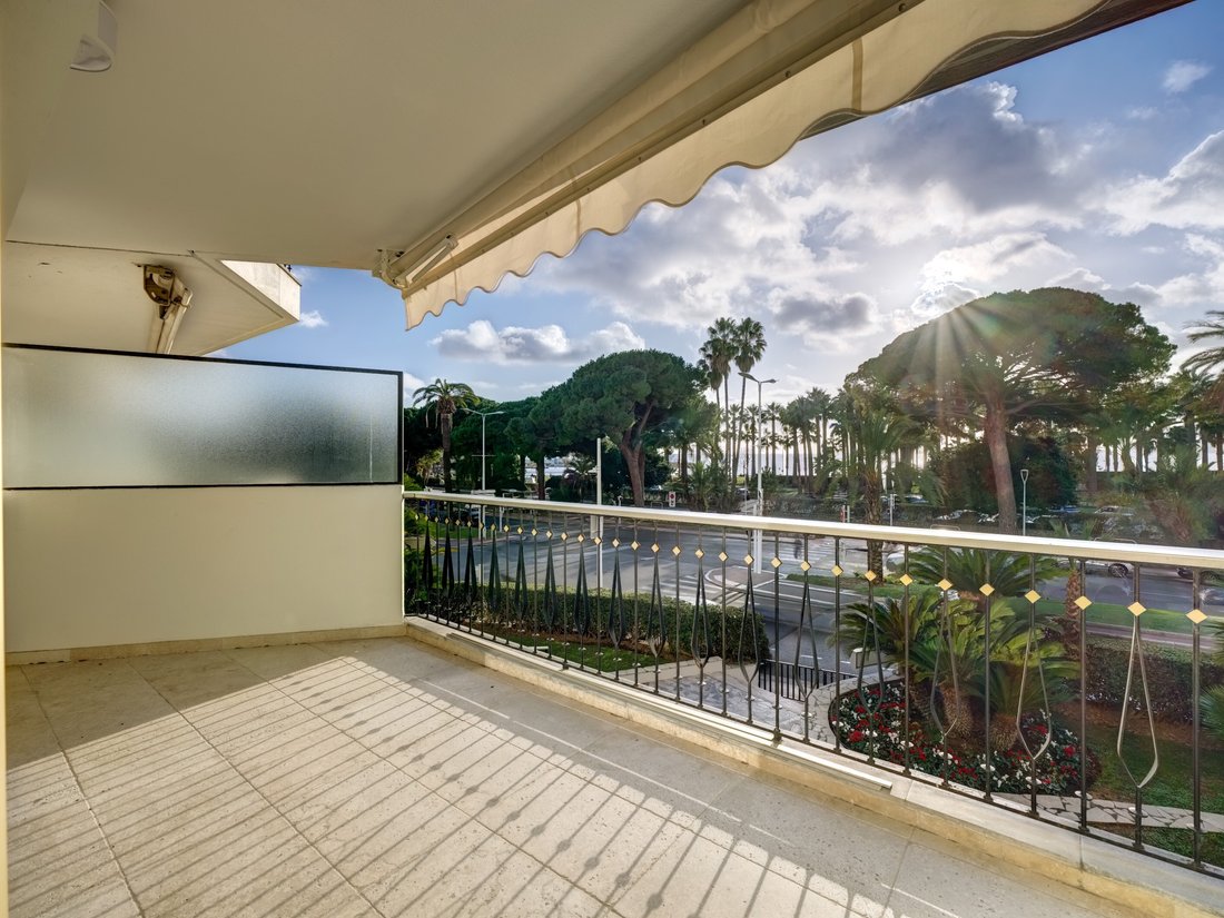 Apartment in Saint Nicolas, Cannes, France 1 - 18238628