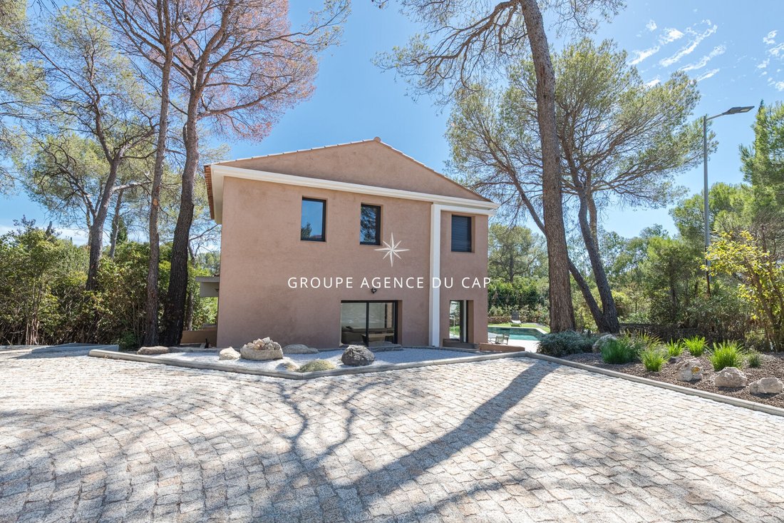 Villa in Le Dramont-Agay-Anthéor-Le Trayas, Saint-Raphaël, France 1 - 18246037