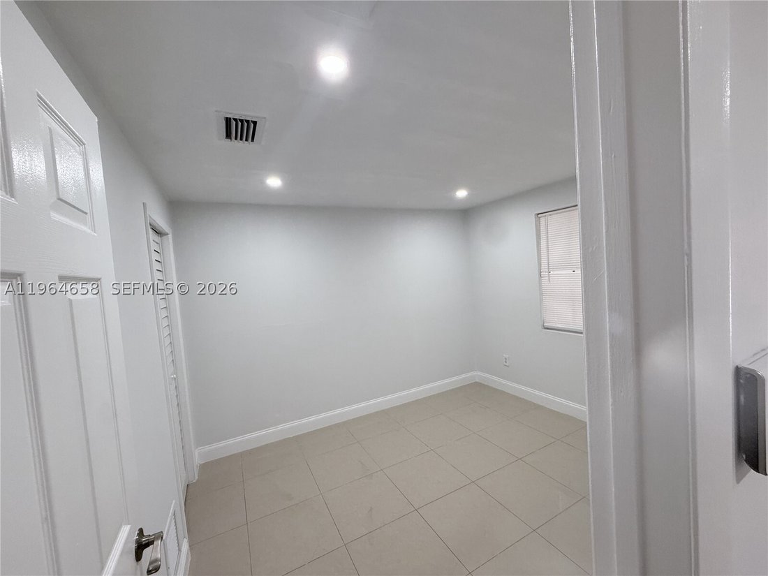 House in Miami, Florida, United States 5 - 18241462