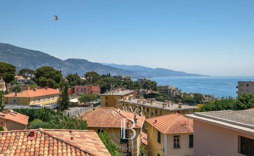 Villa in Village-Cros de Caste-Coupiere-Mont Gros, Roquebrune-Cap-Martin, France 1