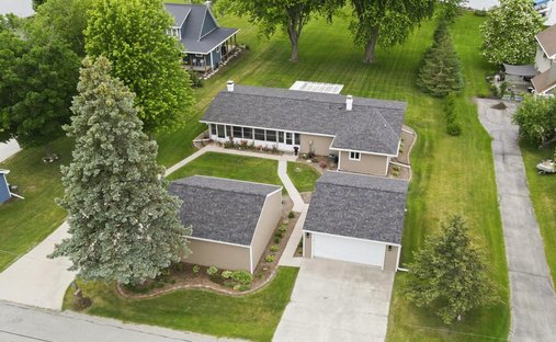 House in Oshkosh, Wisconsin, United States 1